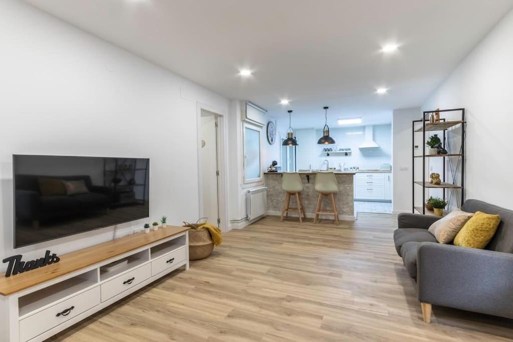 Apt In The Old Town With Cool Terrace!! Private Parking 빌바오 외부 사진