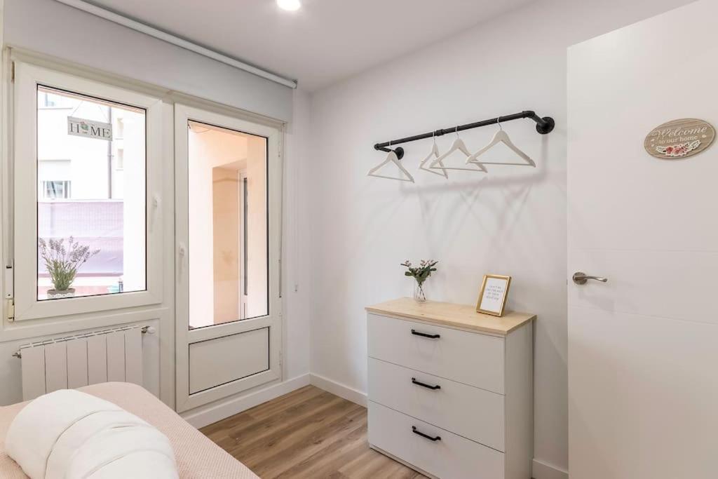 Apt In The Old Town With Cool Terrace!! Private Parking 빌바오 외부 사진